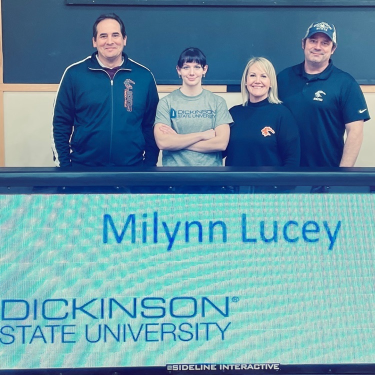Milynn Lucey signs